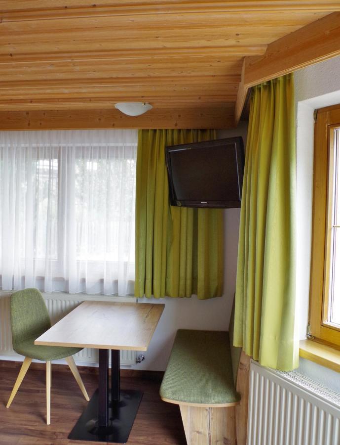 Hotel Edi Samnaun Rum bild