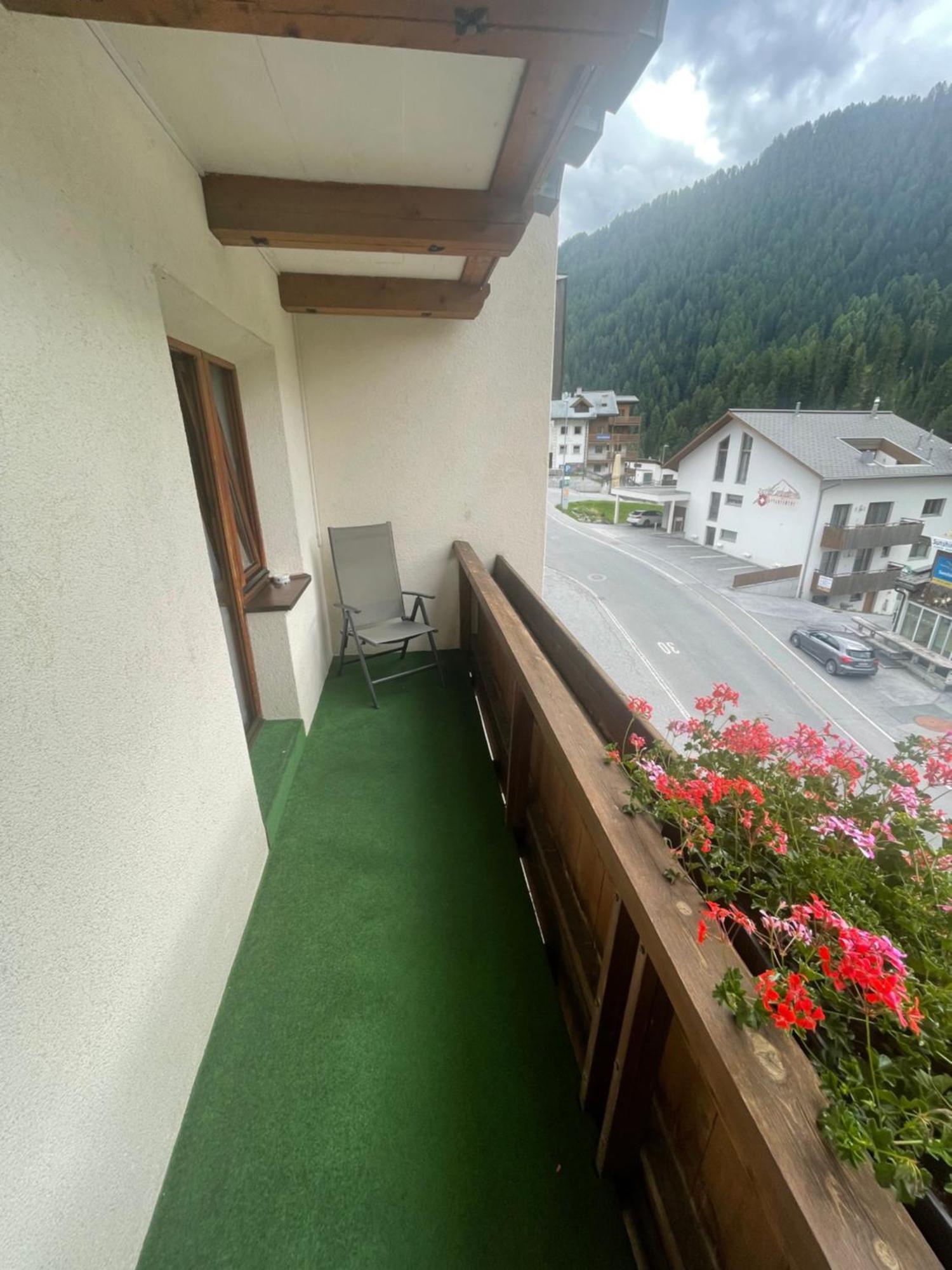 Hotel Edi Samnaun Exteriör bild