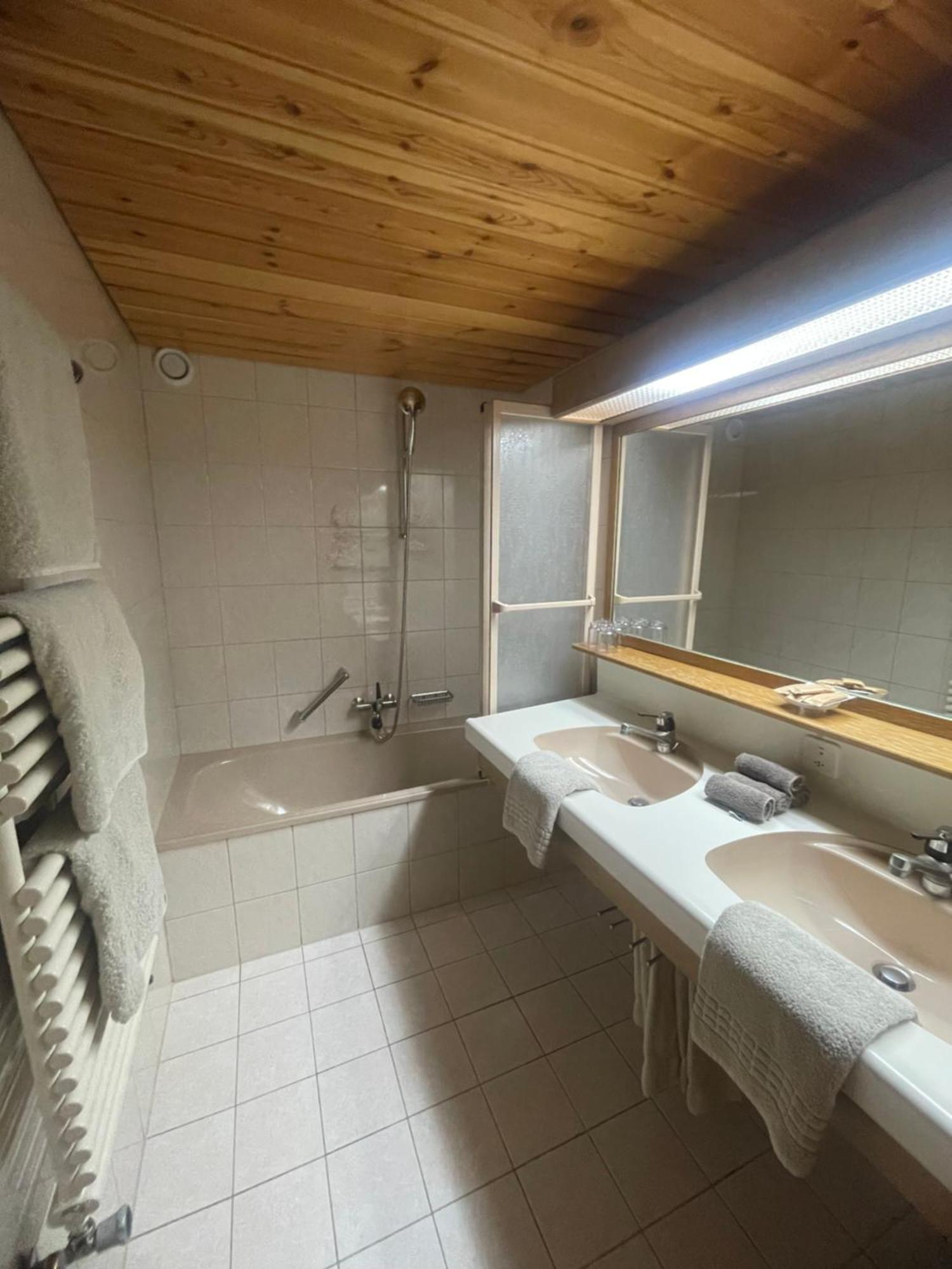Hotel Edi Samnaun Exteriör bild