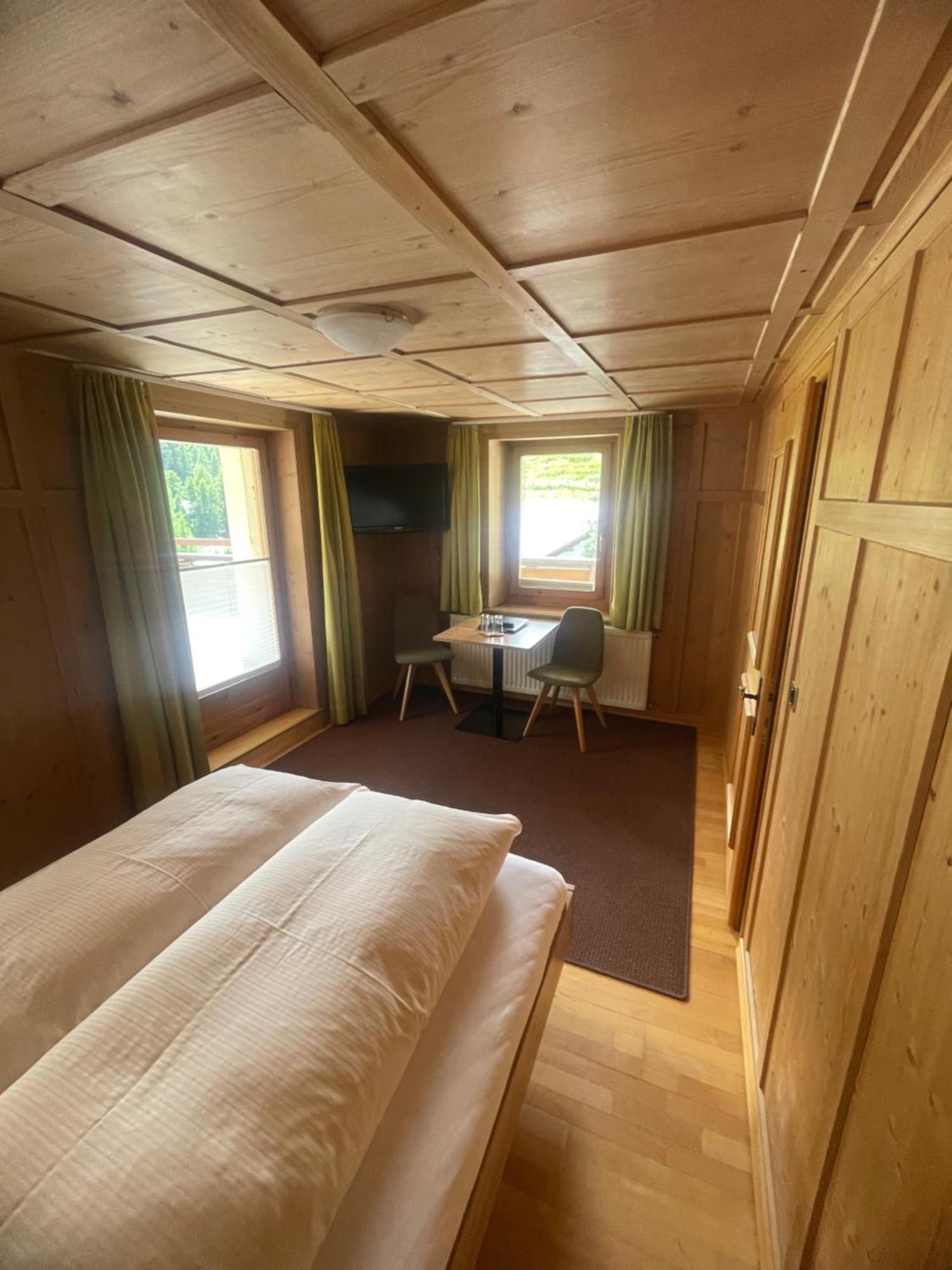 Hotel Edi Samnaun Rum bild