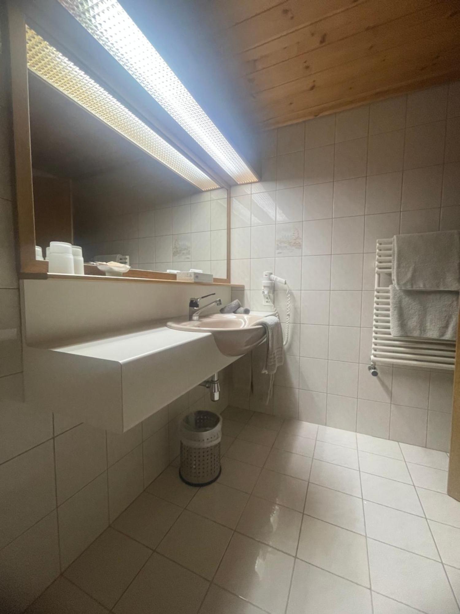 Hotel Edi Samnaun Exteriör bild